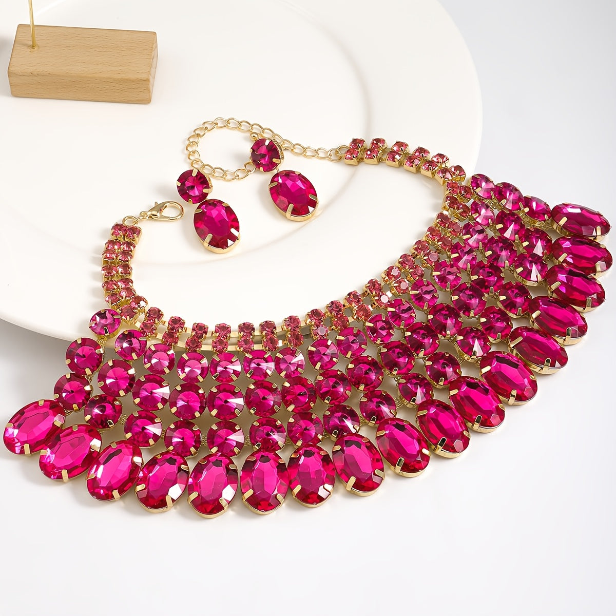 European And American Geometric Shapes, Unique Personalities, Light Luxury, High-End Rhinestone Earrings And Necklaces for Women, Essential Jewelry for Attending High-End Banquets, Weddings, And Parties, And The Most Precious Gift for Family And Frie
