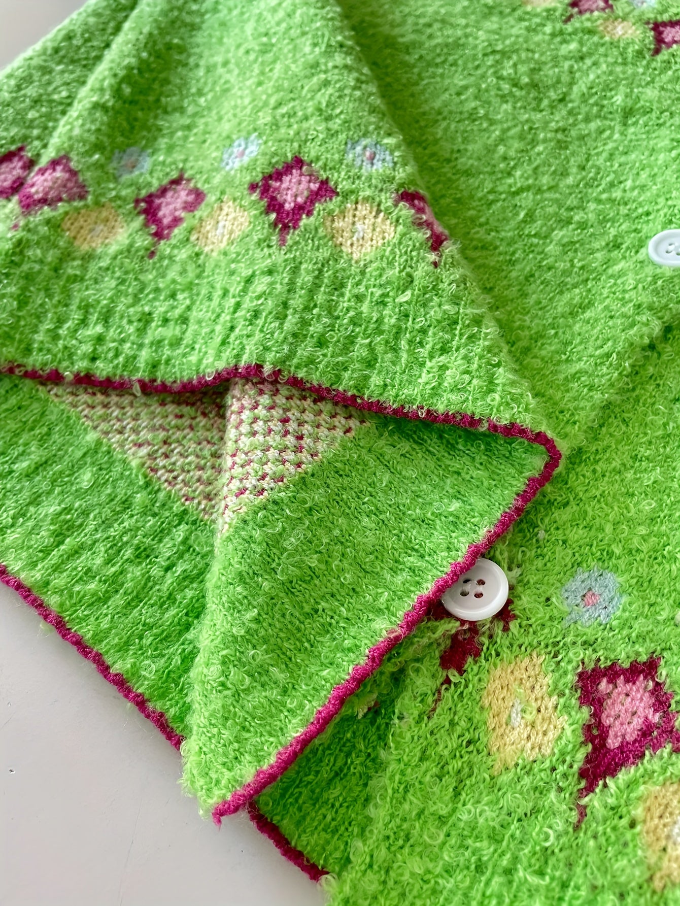 Stylish Green & Multicolor Geometric Pattern Knit Cardigan - Casual V-Neck, Polyester, Ideal for Fall\u002FWinter, Ladies Cardigans